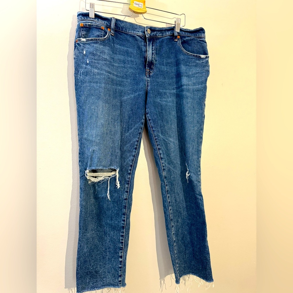 Super comfy gently used Gap Girlfriend style jeans!